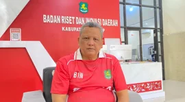 Kepala BRIDA Sumenep, Siswahyudi Bintoro saat ditemui di kantornya (Za - garudajatim.com)