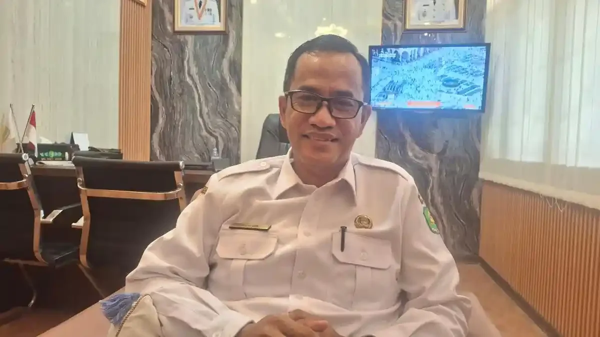 Kepala Badan Kepegawaian dan Pengembangan Sumber Daya Manusia (BKPSDM) Kabupaten Sumenep, Benny Irawan, saat memaparkan tentang PPPK Paruh Waktu di ruangannya (Istimewa - garudajatim.com)