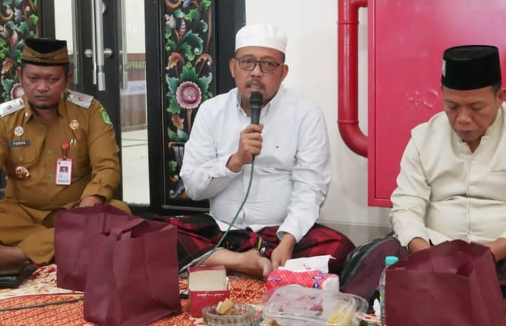 Ketua DPRD Sumenep H. Zainal Arifin saat memberikan arahan di acara maulid Nabi (Istimewa - garudajatim.com)
