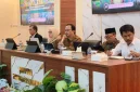 Kepala Badan Perencanaan Pembangunan Daerah (Bappeda) Kabupaten Sumenep, Arif Firmanto saat menyampaikan tentang pengentasan kemiskinan (Za - garudajatim.com)