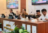 Kepala Badan Perencanaan Pembangunan Daerah (Bappeda) Kabupaten Sumenep, Arif Firmanto saat menyampaikan tentang pengentasan kemiskinan (Za - garudajatim.com)