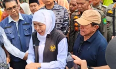 Wabup Sumenep Dampingi Khofifah, Pantai Slopeng Disulap Jadi Pusat Layanan Warga