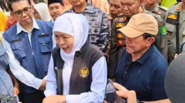Wakil Bupati Sumenep, KH Imam Hasyim(bertopi) saat menemani Gubernur Jawa Timur Khofifah Indar Parawansa (Istimewa - garudajatim.com)
