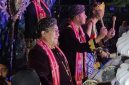 Bupati Ahmad Fauzi Wongsojudo, saat main musik tong-tong Hari Jadi Sumenep (Za - garudajatim.com)