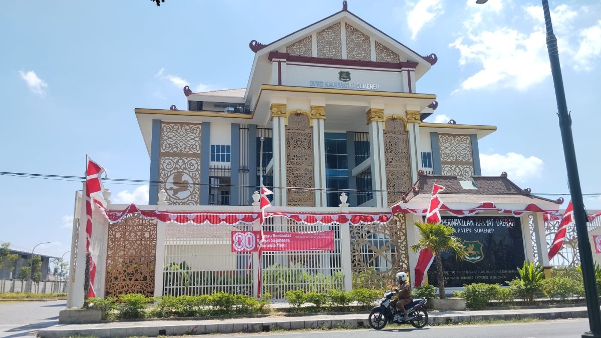 Foto Gedung DPRD Sumenep ( Za - garudajatim.com)