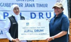 Khofifah Bawa 150 Drum Aspal untuk Sumenep, Wabup Imam Hasyim: Alhamdulillah, Semoga Bermanfaat untuk Masyarakat