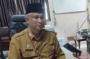 Kepala Disdik Sumenep, Mohamad Iksan, saat diwawancarai di kantornya (Istimewa - garudajatim.com)
